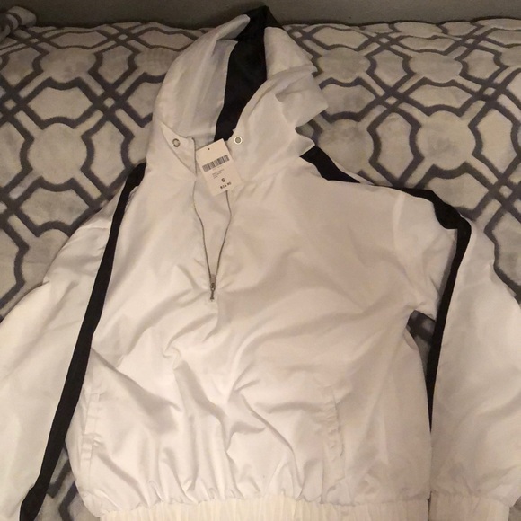 Forever 21 Jackets & Blazers - A new forever 21 windbreaker